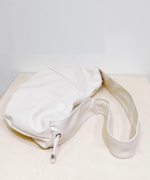 ハンドルギャザーバッグ 2way 肩がけ ショルダー レザー 調 女性用 秋 冬 DAY CLOSET ショルダーバッグ バッグ 肩掛けできる2WAYギャザー