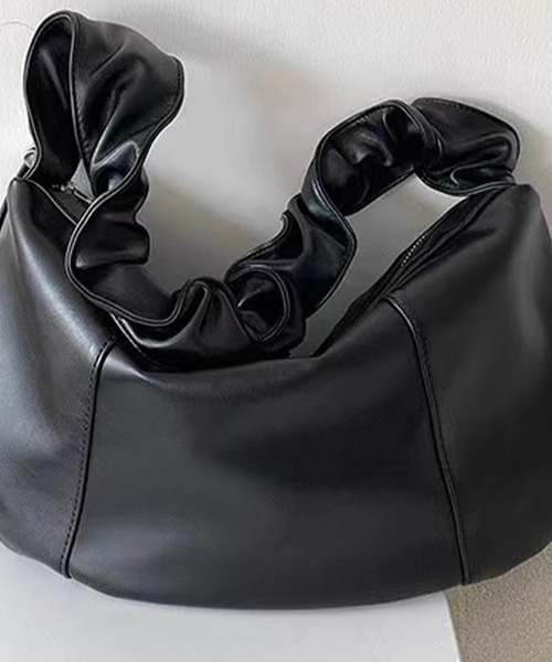 コメントいただいたギャリバン様にのみ発送します DAY CLOSET ショルダーバッグ バッグ 肩掛けできる2WAYギャザー