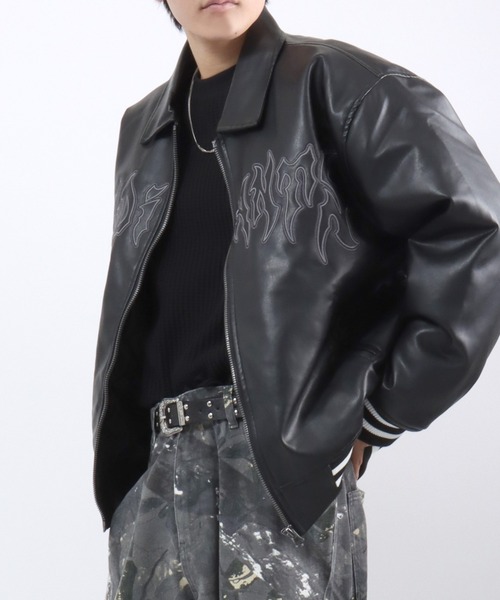 スタジャン グランジテイストなトライバルロゴ刺繍 フェイクレザー