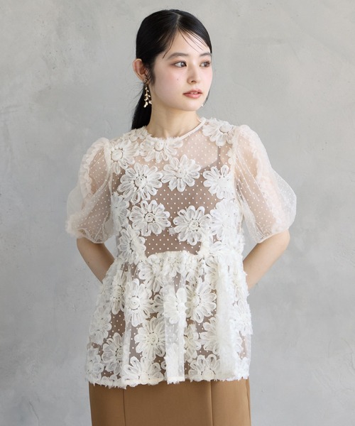Bibiy. 花柄刺繍 ペプラムブラウス 半袖 セール】花柄刺繍ペプラム半袖 