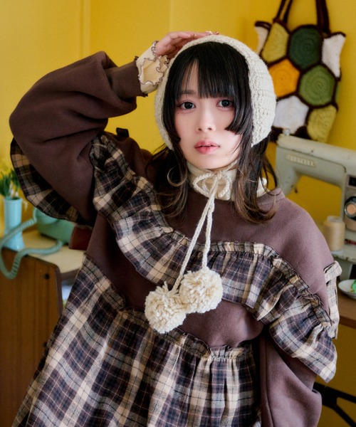 テニスワンピースとバイザー テニスサンバイザー ぎこちな