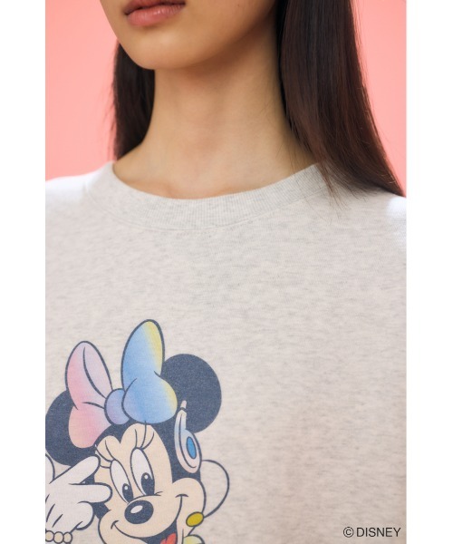 ミッキー ミニー moussy スウェット マウジー「ミッキー＆ミニー」の“90年代風”刺繍入りアウターや