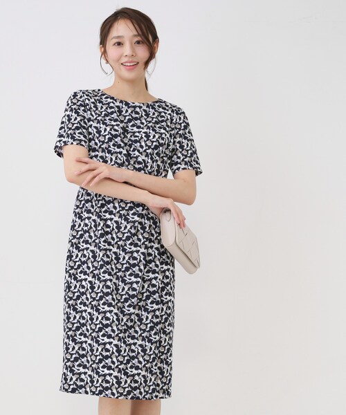 ワンピース 「手洗い可／日本製」タック入タイトワンピースの画像