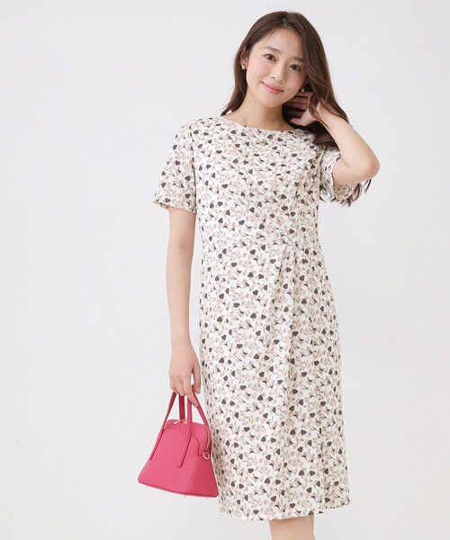 ワンピース 「手洗い可／日本製」タック入タイトワンピースの画像