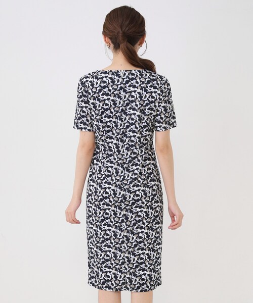 ワンピース 「手洗い可／日本製」タック入タイトワンピースの画像