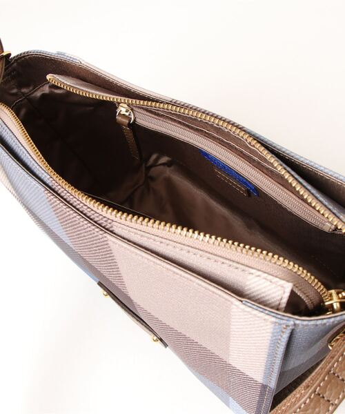 BLUE LABEL CRESTBRIDGE（ブルーレーベルクレストブリッジ