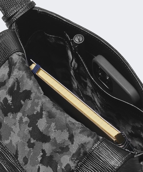 aniary（アニアリ） ショルダーバッグ ショルダーバッグ（ウェーブ