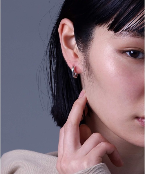 LION HEART ピアス LH for Gift クロッシングピアス