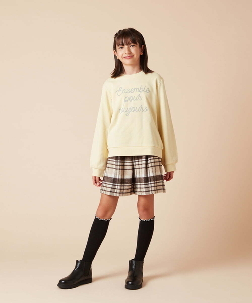 a.v.v（アー・ヴェ・ヴェ） トレーナー 「100-130」ロゴプリント