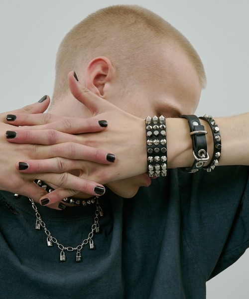 SHARE SPIRIT レザー バングル 3点セット SHARE SPIRIT レザー バングル 3点セット - メルカリ