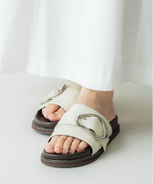 「LE VERNIS」 フラットサンダル 24cm ブラック レディース_画像5