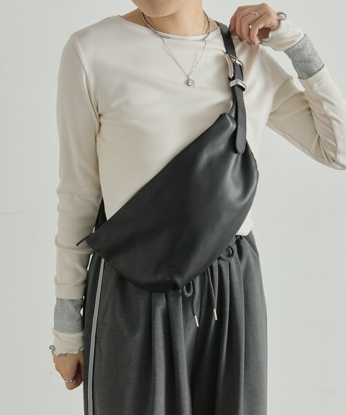 ear PAPILLONNER（イア パピヨネ） ショルダーバッグ バッグ 「本革 