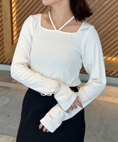 Thevon（ゼヴォン） tシャツ チャーム付きホルターネックリブプル