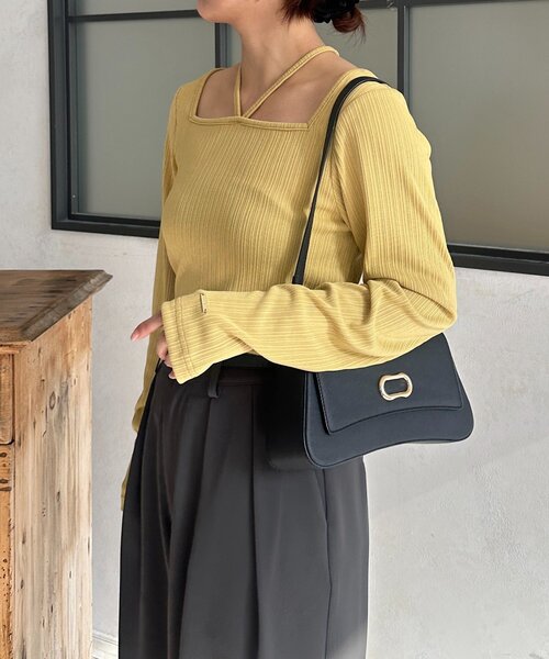 Thevon（ゼヴォン） tシャツ チャーム付きホルターネックリブプル