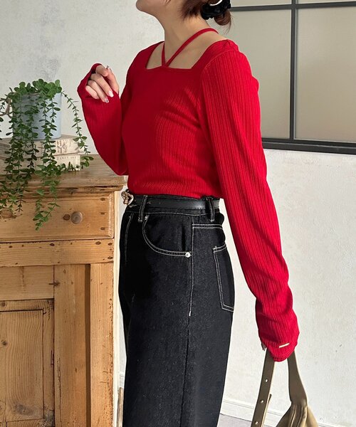Thevon（ゼヴォン） tシャツ チャーム付きホルターネックリブプル