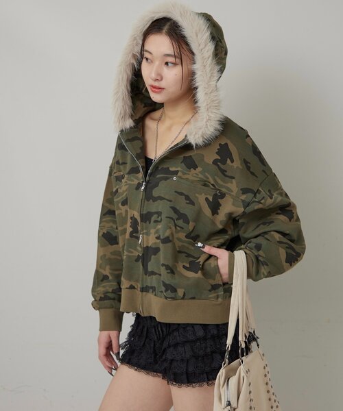 WHO'S WHO gallery（フーズフーギャラリー） パーカー SLASH POCKET