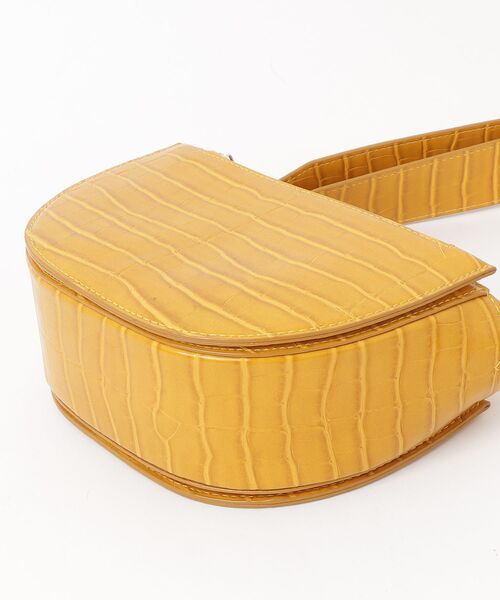 【新品未使用】DIANA 肩掛けバッグ DIANA（ダイアナ） ショルダーバッグ - イエロー レディース