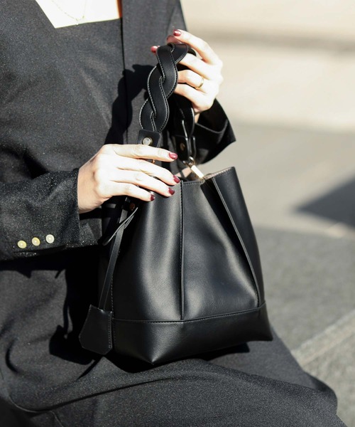 【美品】ANTEPRIMA ビーズショルダーバッグ・パーティバッグ　2way黒 Gready Brilliant（グレディブリリアン） ショルダーバッグ バッグ