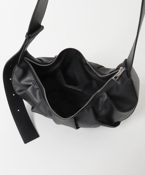 OUR ムーンショルダーバッグ　ブラック SENSE OF PLACE by URBAN RESEARCH ショルダーバッグ ハーフムーン