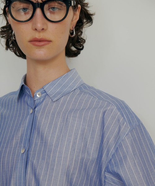 ブラウス シャツ ラメストライプシャツ　春服　夏服　オフィスカジュアル　羽織り　きれいめ レディースの画像