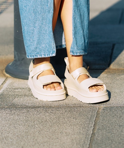 UGG Australia（アグオーストラリア） 厚底 ugg サンダル W GOLDENGLOW