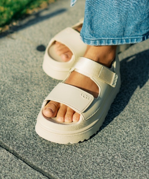 UGG Australia（アグオーストラリア） 厚底 ugg サンダル W GOLDENGLOW