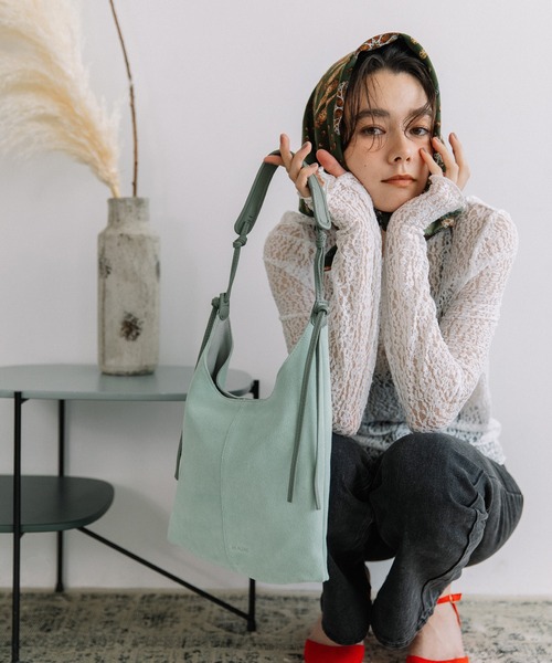 Beau're ショルダーバッグ バッグ BEAURE Suede Vertical