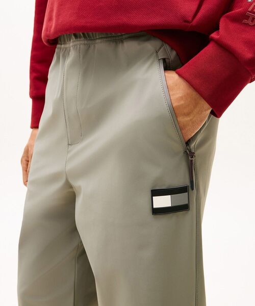 TOMMY HILFIGER（トミー・ヒルフィガー） チノパン MODERN ATHLETIC