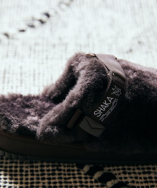 SHAKA ムートンクロッグサンダル SNUG CLOG MOUTON SHAKA 厚底クロッグサンダル SNUG CLOG MOUTON CHUNKY