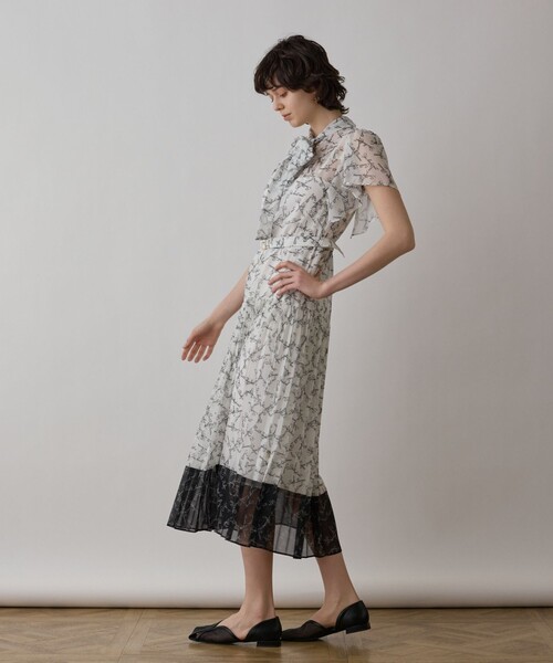 GRACE CONTINENTAL ワンピース ボウタイプリーツプリント