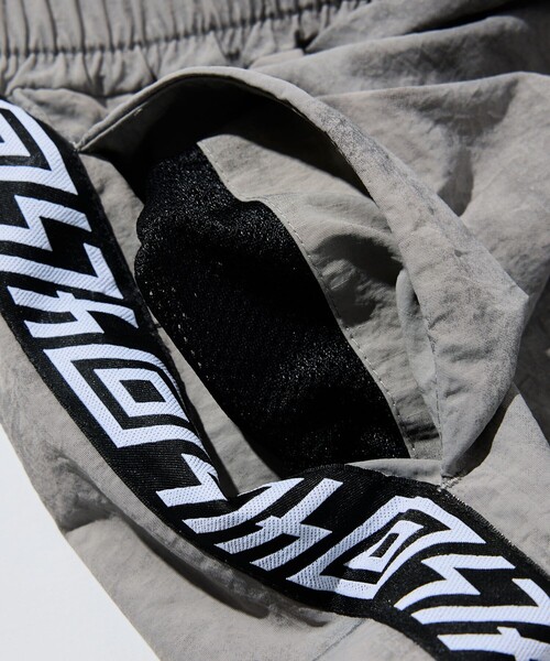 umbro（アンブロ） パンツ × 04 Limited Sazabys ナイロンショート
