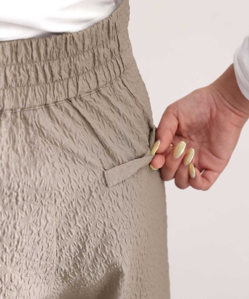 classicalelf パンツ 品良くスタイルUP。ぽこぽこエンボス花柄
