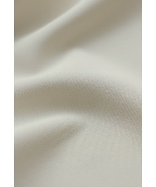 美品　ニアナ　スリットスリーブノーカラージャケット　13号　ホワイト系 niana（ニアナ） ジャケット テーラードジャケット スリットスリーブ