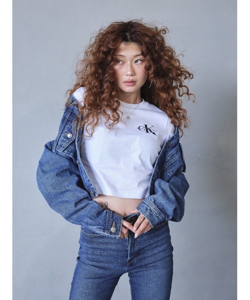 【追跡有】[  Jeans] クロップド CKロゴ Tシャツ Calvin Klein Jeans】NEW☆クロップドロゴTシャツ (Calvin Klein