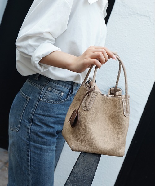 ショルダーバッグ バッグ 「 NiiNa / ニーナ 」高品質牛革  2way バケットレザーバッグ レディースの画像