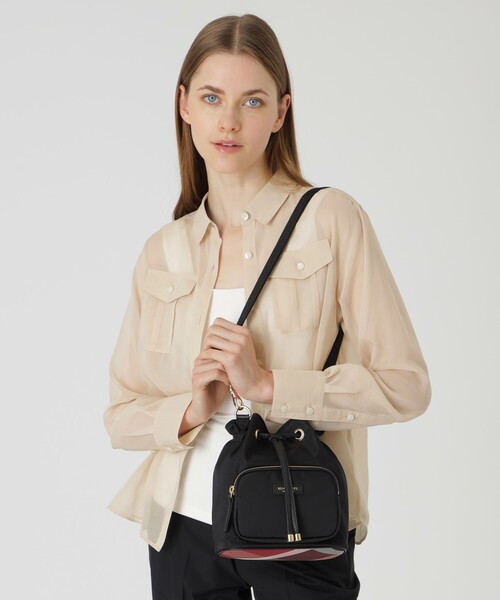 BLUE LABEL CRESTBRIDGE（ブルーレーベルクレストブリッジ