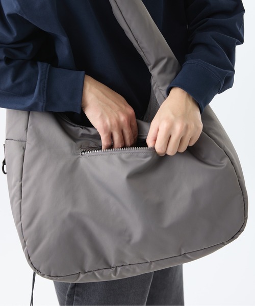 meltum ショルダーバッグ SOFT SHELL MESSENGER BAG / ソフト