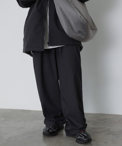 (未使用品)meltum ブラック メッセンジャーバッグ meltum ショルダーバッグ SOFT SHELL MESSENGER BAG / ソフト