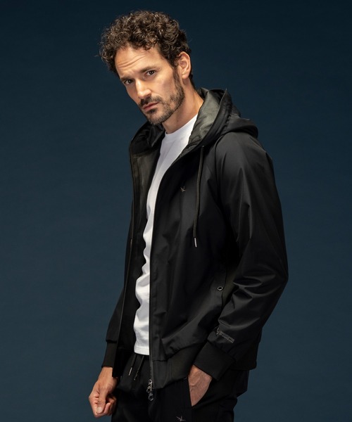 1piu1uguale3 マウンテンパーカー　ブルゾン　ブラック　Ⅵ フルジップ マウンテンパーカー1PIUphenix ゴアテックスGORE-TEX