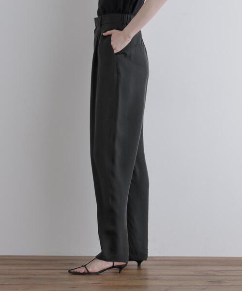 【美品】ルフィル　パンツ　カーブ LE PHIL（ル フィル） パンツ キュプラツイルカーブパンツ レディース