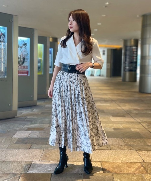 ピンキーアンドダイアン抽象花柄ロングスカート サイズ38 ピンキーアンドダイアン抽象花柄ロングスカート サイズ38