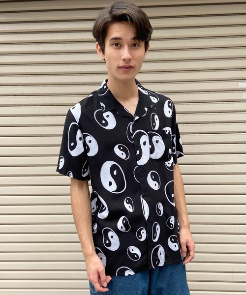 VOLCOM メンズM アロハシャツ　半袖シャツ　ボタニカル　総柄　レーヨン VOLCOM アロハシャツ 半袖 MODERN FIT 総柄 リーフ ストリート