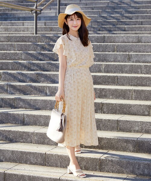 Tiaclasse ワンピース 「小倉優子さん着用」フレアスリーブ柄