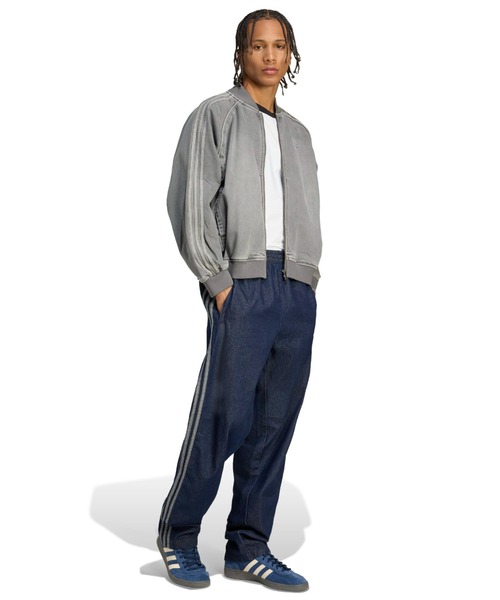 アディダス adidas　SST プレザー ルーズパデッドジャケット SST_IY7243_db23_hover_model.jpg