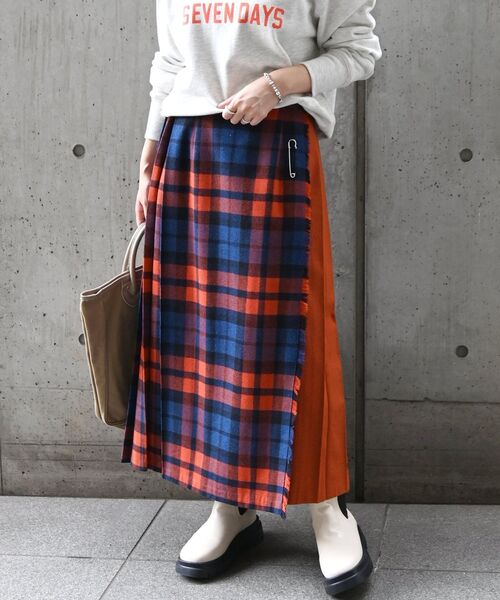 O'NEIL of DUBLIN】 オレンジと紺のチェック プリーツスカート O'NEIL