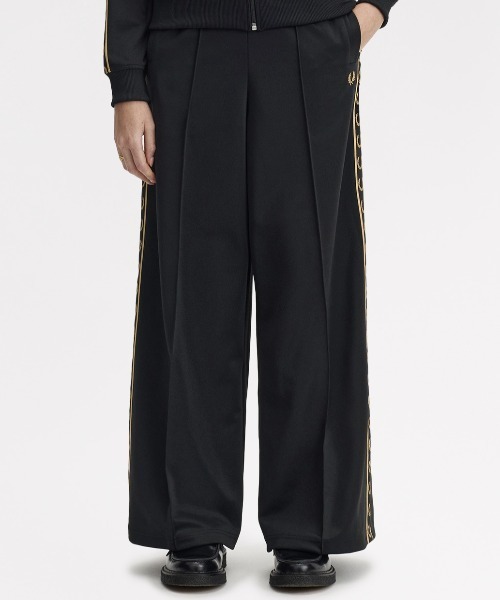 FRED PERRY（フレッドペリー） ワイドパンツ パンツ Taped Track Pants