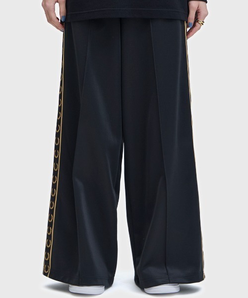 FRED PERRY（フレッドペリー） ワイドパンツ パンツ Taped Track Pants