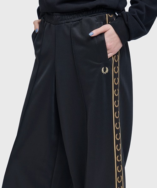 FRED PERRY（フレッドペリー） ワイドパンツ パンツ Taped Track Pants