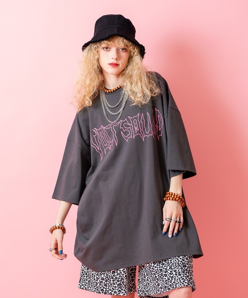 tシャツ a.p.o.v. ストリートゴシックロゴオーバーサイズTシャツ