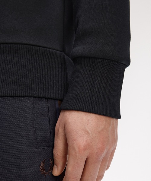FRED PERRY（フレッドペリー） トレーナー スウェット Outline Laurel
